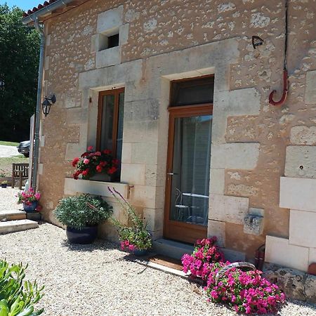 La Vieille Grange - Saint-Privat-Des-Pres住宿加早餐旅馆 外观 照片
