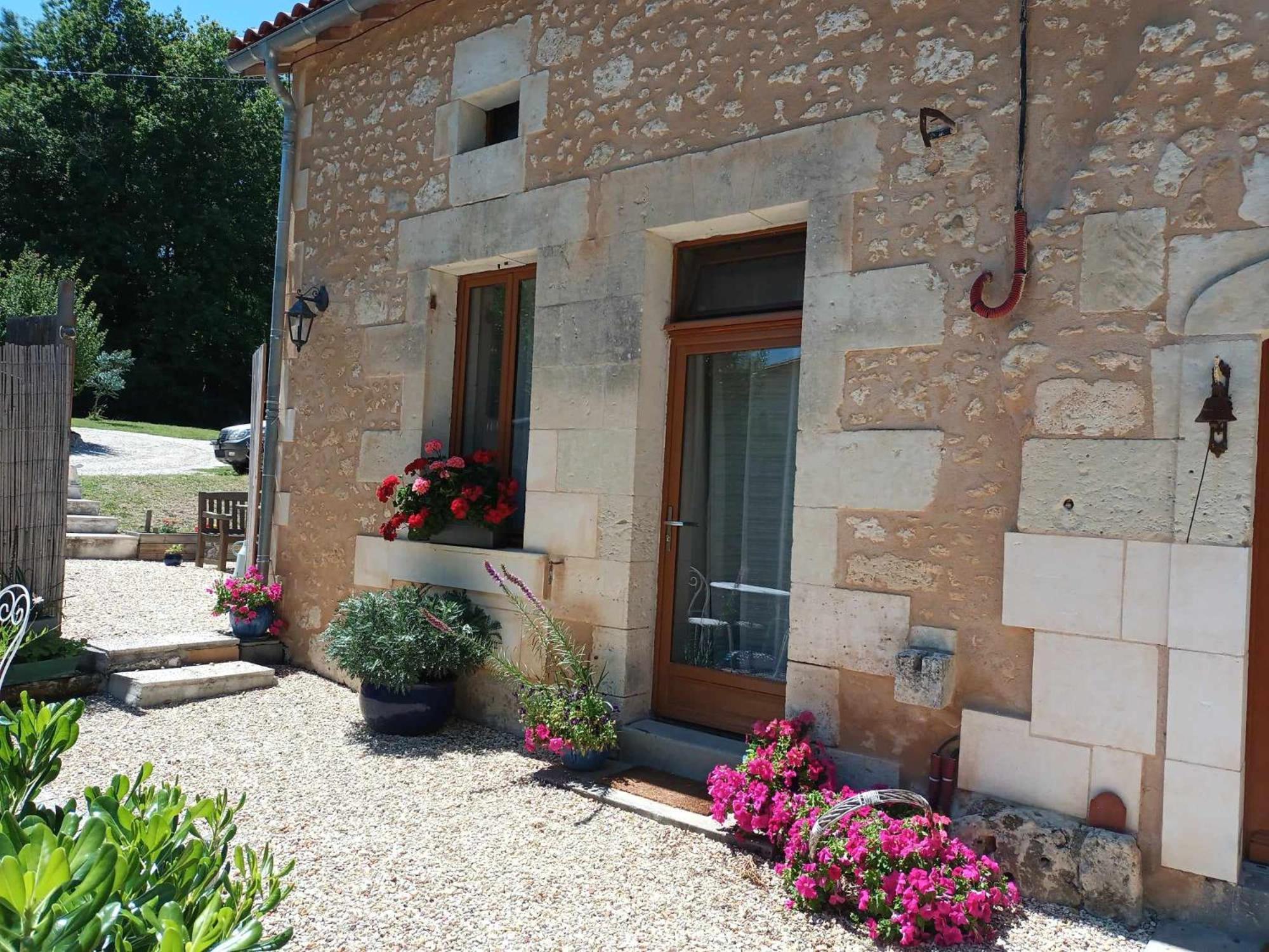 La Vieille Grange - Saint-Privat-Des-Pres住宿加早餐旅馆 外观 照片